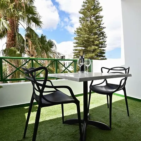 Holyhome 305 * Costa Teguise